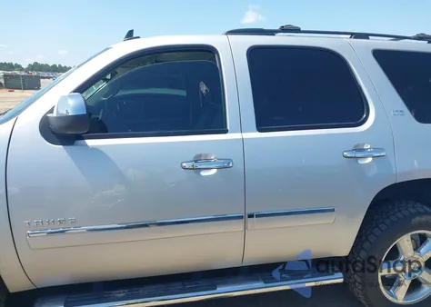 2013 Chevrolet Tahoe Ltz z USA, uszkodzony, nr VIN 1GNSKCE05DR328410